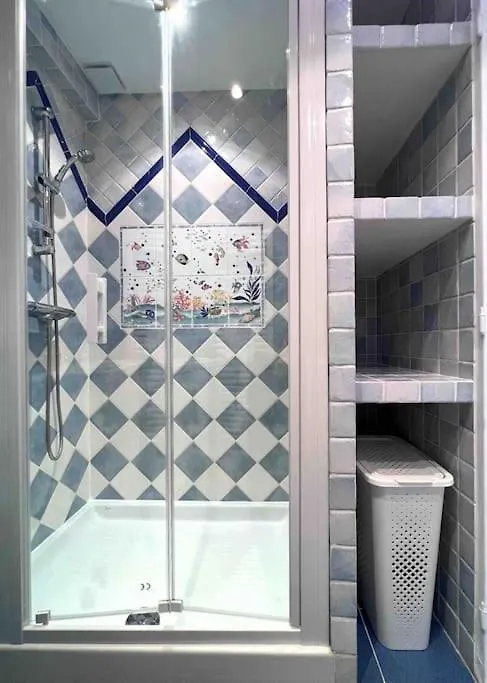 Le Greco : Apt 6 Prs, 3 Ch, Parking, Clim Antibes 0*,  France
